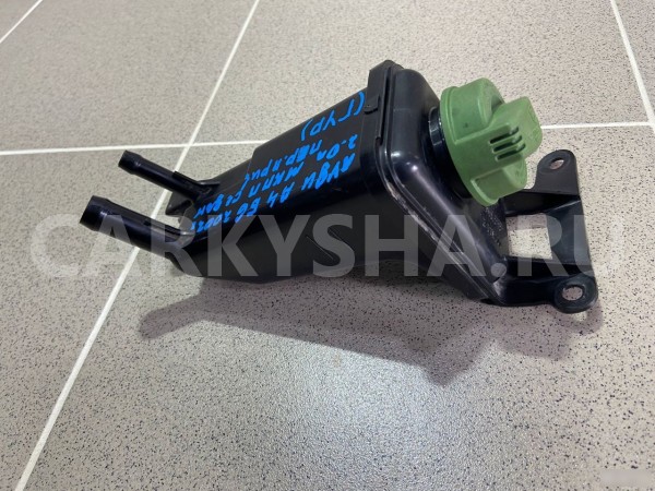 Бачок гидроусилителя Audi A4 2002 г Audi 200 оригинальный номер 8E0422373