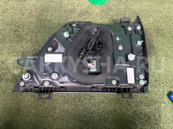 Фонарь Toyota Land Cruiser 300 2021-2026 8158060510, правый Toyota Land Cruiser 