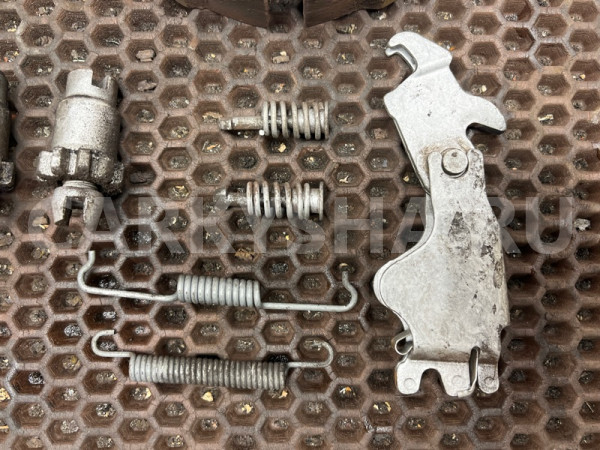Колодки стояночного тормоза BMW X5 оригинальный номер 34 41 6 780 041, 34 41 6 780 041, 34416780041, 6780041, 34 41 0 038 346, 34410038346, 0038346, 34 41 6 851 437, 34416851437, 6851437, 34 41 6 851 439, 34416851439, 6851439, 34 41 6 750 198, 34416750198, 6750198, 34 41 1 164 041, 34411164041, 1164041, 34 4