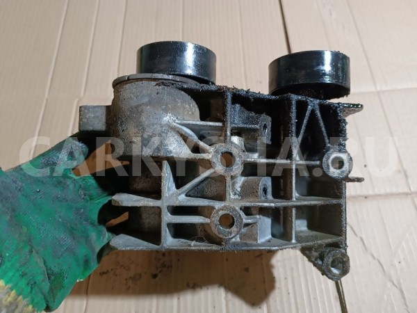 Кронштейн генератора Ford Focus 