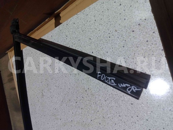 Уплотнитель стекла двери Ford Focus III (2011—2015) Ford Focus оригинальный номер bm51a21510