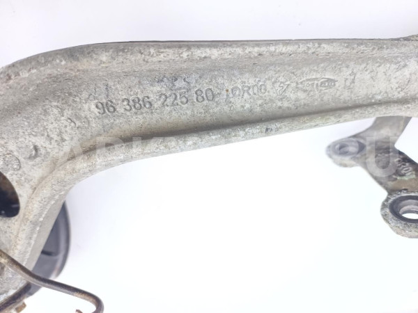 Кулак Peugeot 406 2002 9638622580 406, задний правый Peugeot 406 