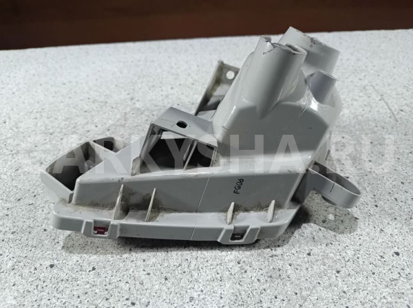 Фонарь задний в бампер Mazda CX-5 I (2011—2015) Mazda 2 оригинальный номер kd8151650