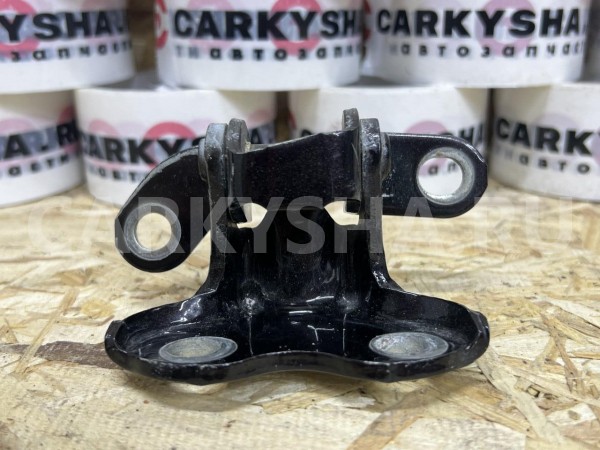 Петля двери задней левой верхняя Toyota Fortuner II – внедорожник 5 дв. оригинальный номер 68760-0D030