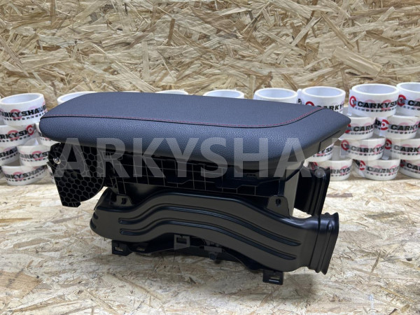 Подлокотник GR-Sport Toyota Camry VIII (XV70) Рестайлинг – седан оригинальный номер 58810-33400-20