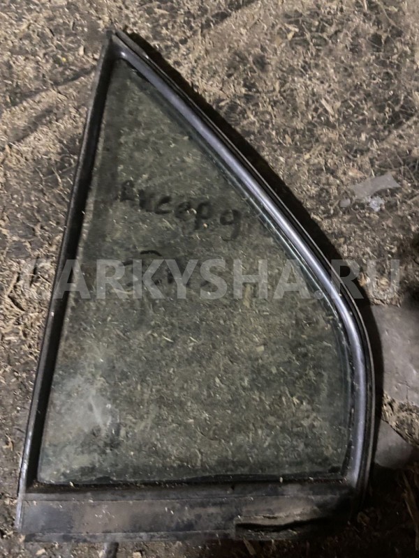 Стекло глухое Mitsubishi Lancer IX (2000—2007) Mitsubishi i оригинальный номер Mitsubishi MR525825