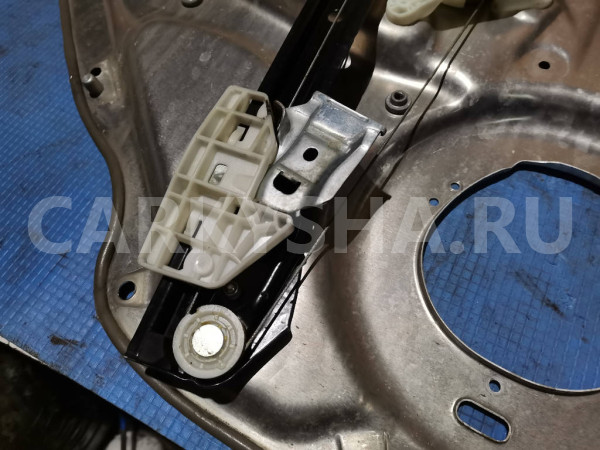 Стеклоподъемник задний правый Mercedes C W204 E W212 Mercedes-Benz C-klasse оригинальный номер A2127301879