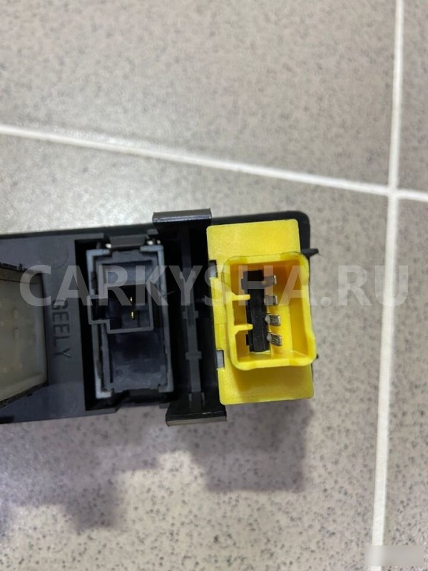 Блок кнопок,багажника и тд Geely Emgrand 2013 Geely Emgrand EC7 оригинальный номер 06701072