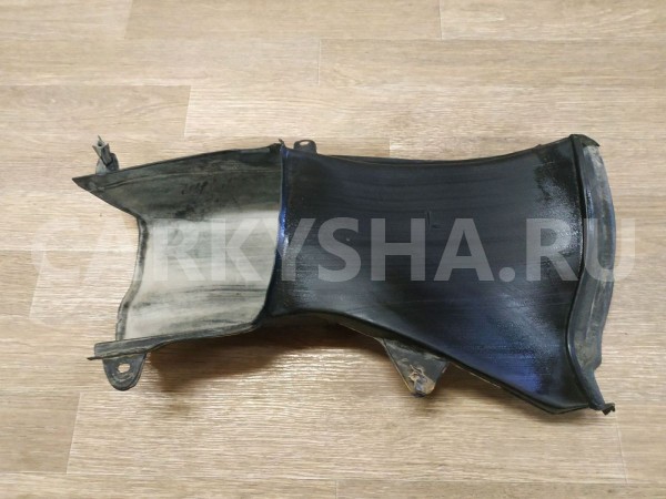 Воздуховод бампера левый Toyota HiAce 