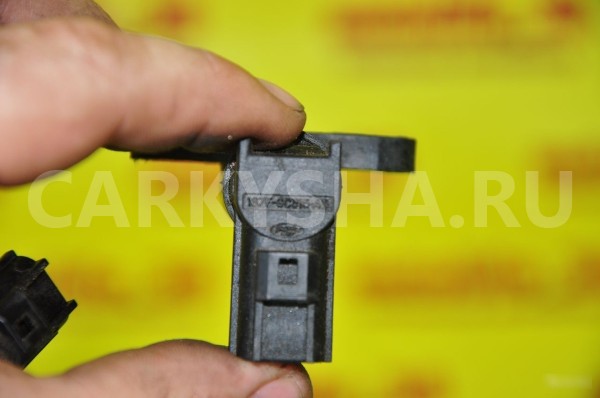 Датчик положения коленвала Ford Focus 