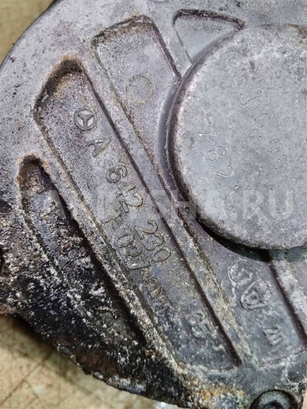 Название детали Насос вакуумный Модель MERCEDES-BENZ W164 M-Klasse (ML) рестайлинг (2008 - 2011) Mercedes-Benz M-klasse оригинальный номер A6422300165