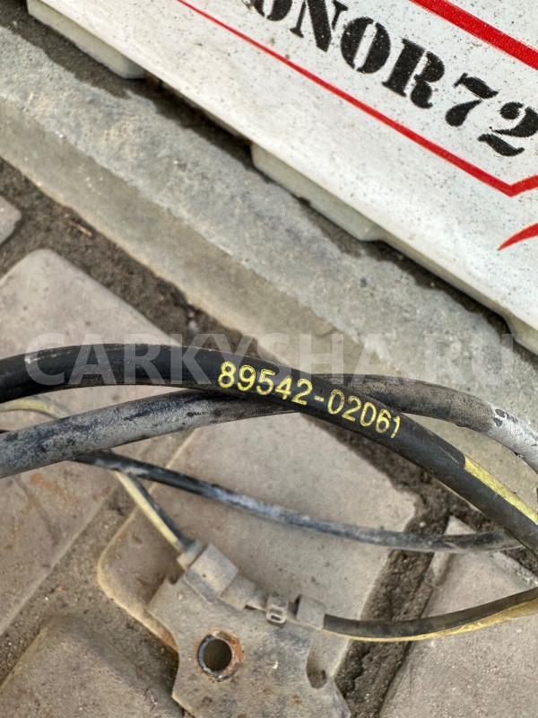 Датчик ABS передний правый Toyota Avensis T270 Toyota Avensis оригинальный номер 8954202061
