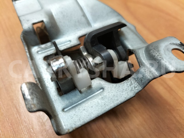 Ручка двери внутренняя передняя левая Mitsubishi Mitsubishi Galant оригинальный номер MR328355