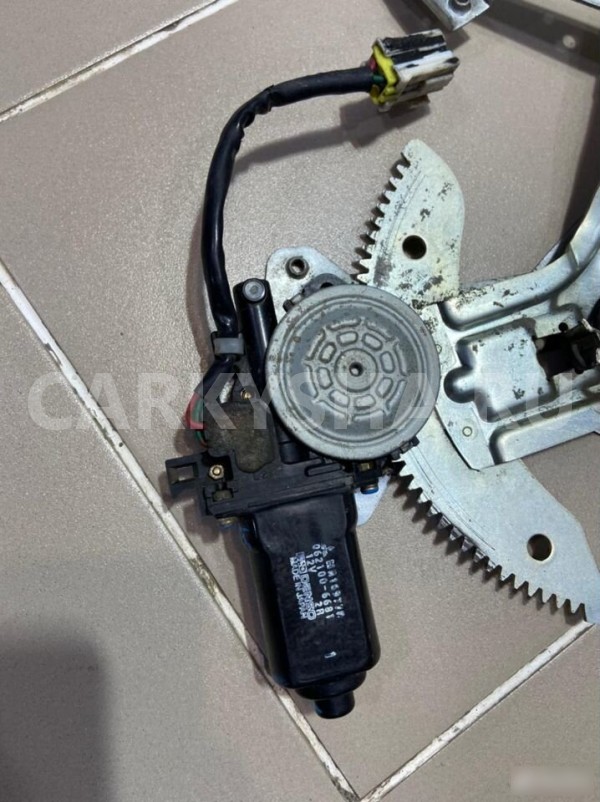 Стеклоподъемник задний левый Mitsubishi Diamant Mitsubishi Diamante оригинальный номер MR169778