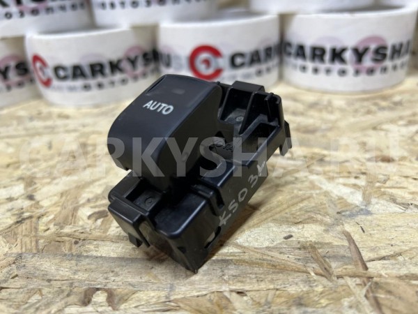 Кнопка стеклоподъемника Toyota Camry VII (XV50) оригинальный номер 84810-33120