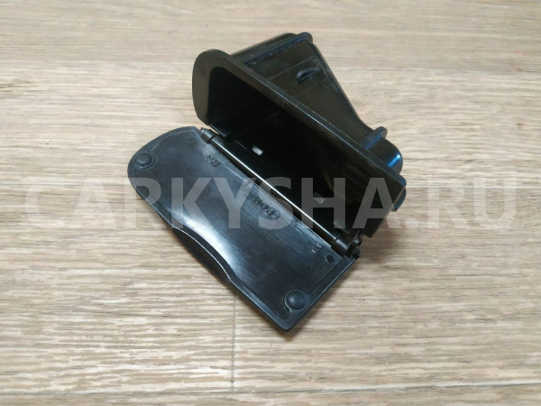 Пепельница Jaguar S-Type оригинальный номер VB6942