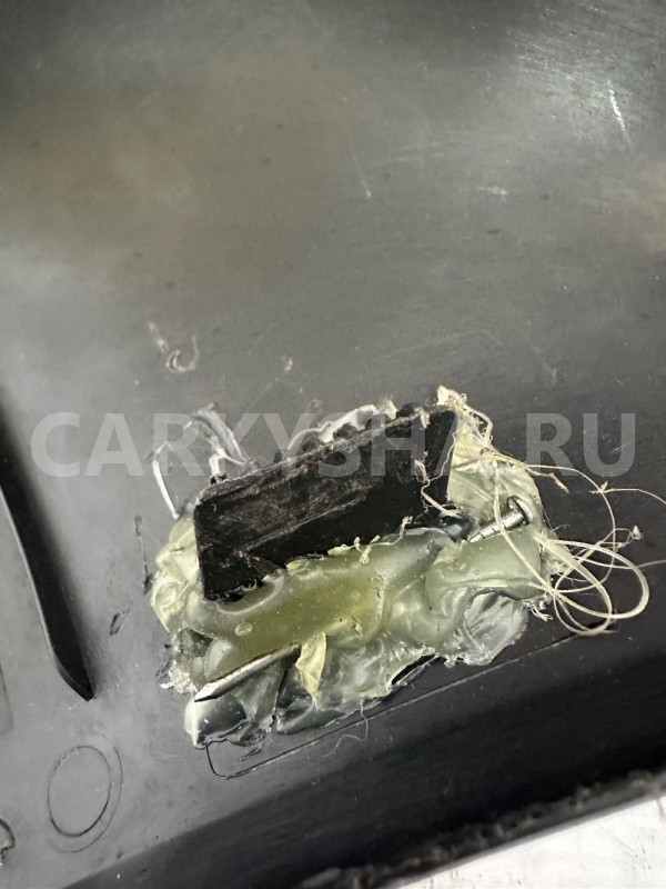Накладка порога правая Toyota Yaris 2005–2009 Toyota Yaris оригинальный номер 621110D060