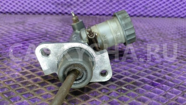 Главный цилиндр сцепления Nissan Terrano WD21 Nissan Terrano оригинальный номер 3061015G01