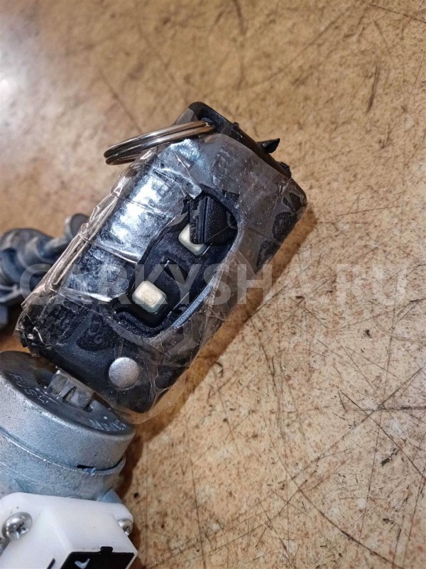 Название детали Замок зажигания Модель Citroen C-Crosser Citroen C-Crosser оригинальный номер 4162 LQ