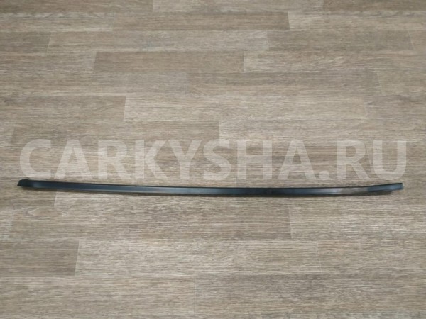 Накладка стекла переднего левого Land Rover Freelander 