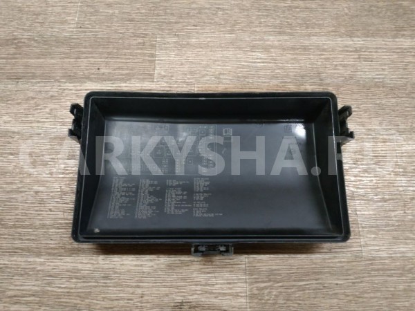 Крышка блока предохранителей Chevrolet Orlando 