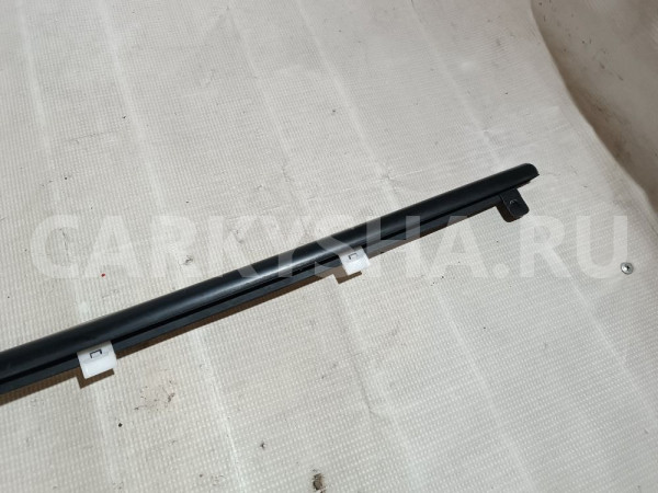 Накладка стекла переднего левого Hyundai Coupe оригинальный номер 822102C001