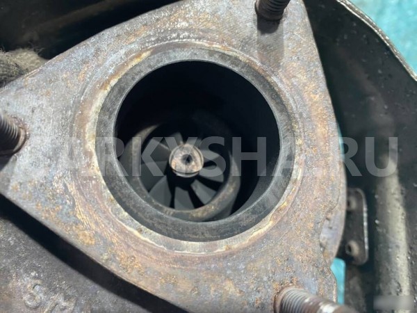 Турбина правая Jaguar XF X250 ajv6d 2.7 AJD Jaguar XF оригинальный номер C2C38924 / 6R8Q6K682AD