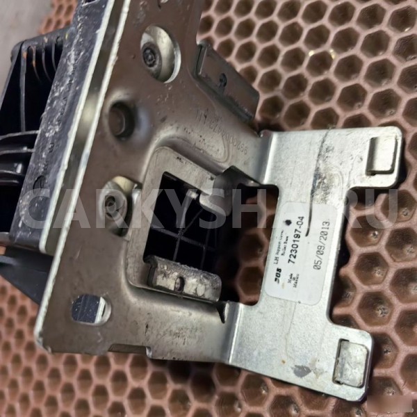 Кронштейн шторки багажника BMW X3 