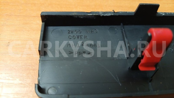 Заглушка (накладка) центральной консоли Mitsubishi Mitsubishi i оригинальный номер MN124441