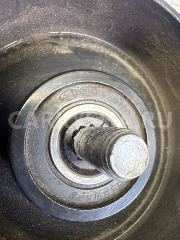 Ролик обводной приводного ремня G4FA / G4FC Kia Rio оригинальный номер 252862B010