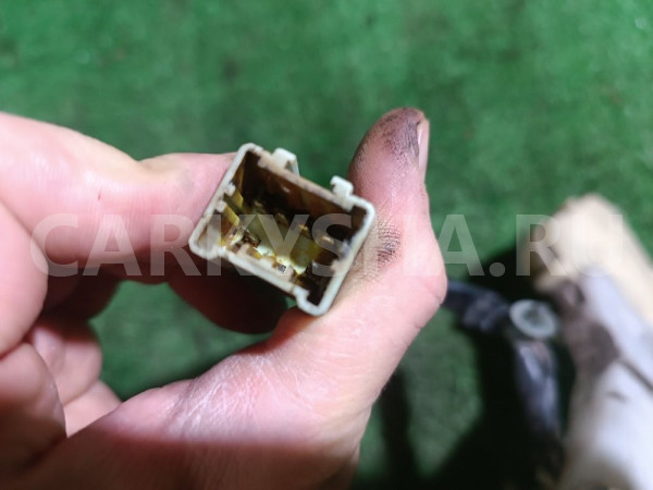 Замок двери передней левой Honda Accord 