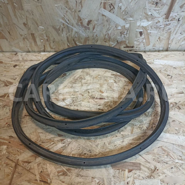 Уплотнитель передний правой двери Opel Astra J Opel Astra оригинальный номер 13259933