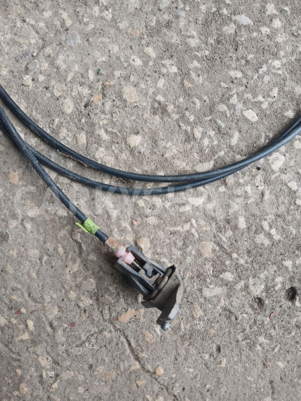 Трос лючка бензобака Mitsubishi Lancer 9 CS3A 2002 Mitsubishi i оригинальный номер MR525707