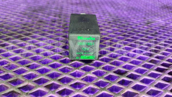 Реле 0681951 Mercedes-Benz W210 Mercedes-Benz E-klasse оригинальный номер 0689151