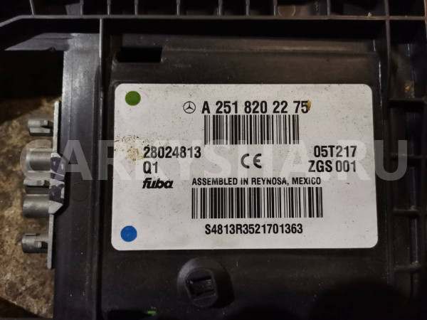 Антенна Mercedes-Benz M-класс W164 Mercedes-Benz M-klasse оригинальный номер A2518202275