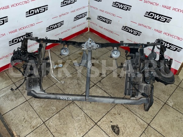 Рамка радиатора Toyota Wish 