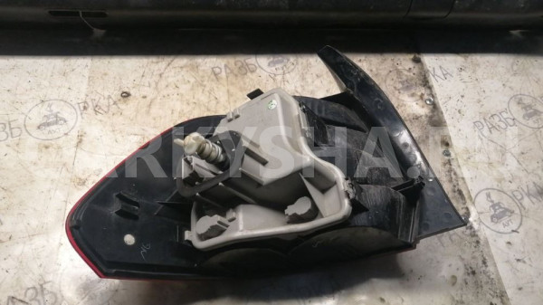 Фонарь задний правый с дефектом Volkswagen Polo 5 Volkswagen Polo оригинальный номер 6RU945096E