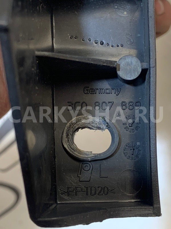 Крепление бампера переднее левое Volkswagen Passat Volkswagen Passat 