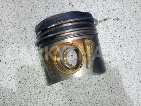 Поршень Mercedes-Benz E-класс W212/S212/C207/A207 рестайлинг (2013—2016) Mercedes-Benz E-klasse оригинальный номер A6510302017