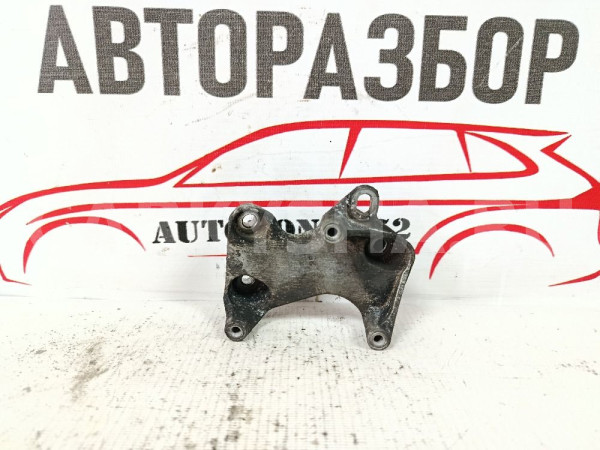 Кронштейн катушки зажигания VW Golf Mk5 2003-2009 Volkswagen Golf оригинальный номер 06A903103