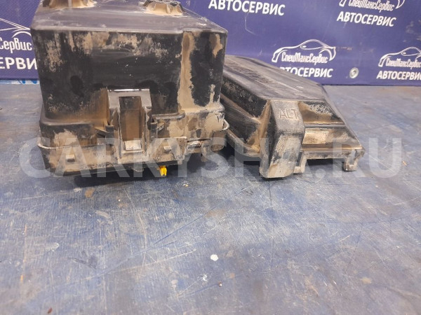 Блок предохранителей подкапотный Ssang Yong Kyron Ssang Yong Kyron оригинальный номер 8231009041