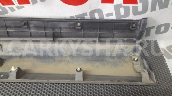 Накладка двери Тойота Рав 4 2015-2019 Toyota RAV 4 оригинальный номер 7507442020