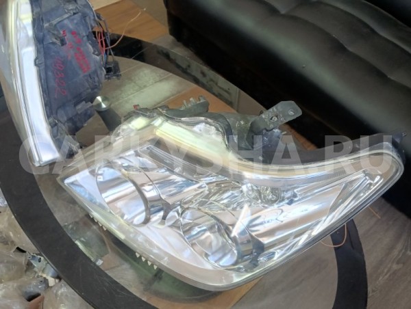 Фары комплект ксенон Nissan Patrol 2010-2024 Nissan Patrol 