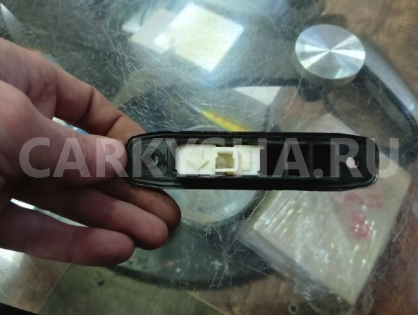 Кнопка открытия багажника Toyota Rav4 2015-2019 40 Toyota RAV 4 