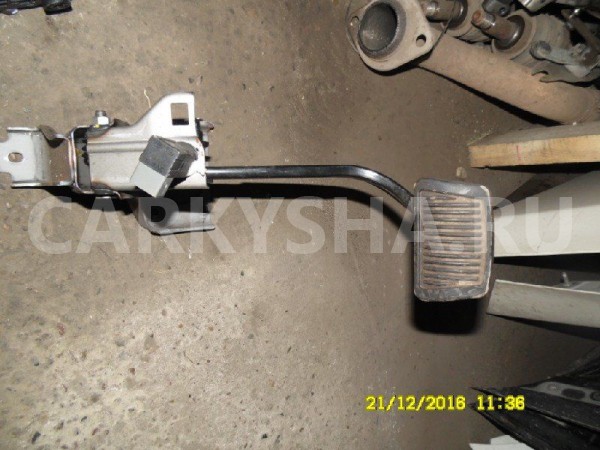 Педаль тормоза Hyundai Solaris I (2010—2014) Hyundai Solaris оригинальный номер 328001R210