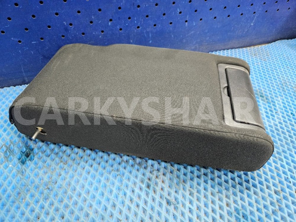 Подлокотник задний Toyota Avensis 2 T250 Toyota Avensis оригинальный номер 72830-05150