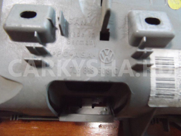 Плафон салонный Volkswagen Touareg I (2002—2006) Volkswagen Touareg оригинальный номер 7L6867508C