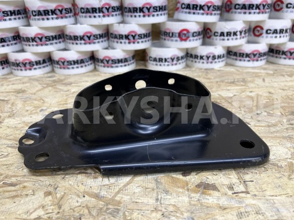 Кронштейн рычага задней подвески правый Toyota Camry VIII (XV70) Рестайлинг – седан оригинальный номер 48717-47020