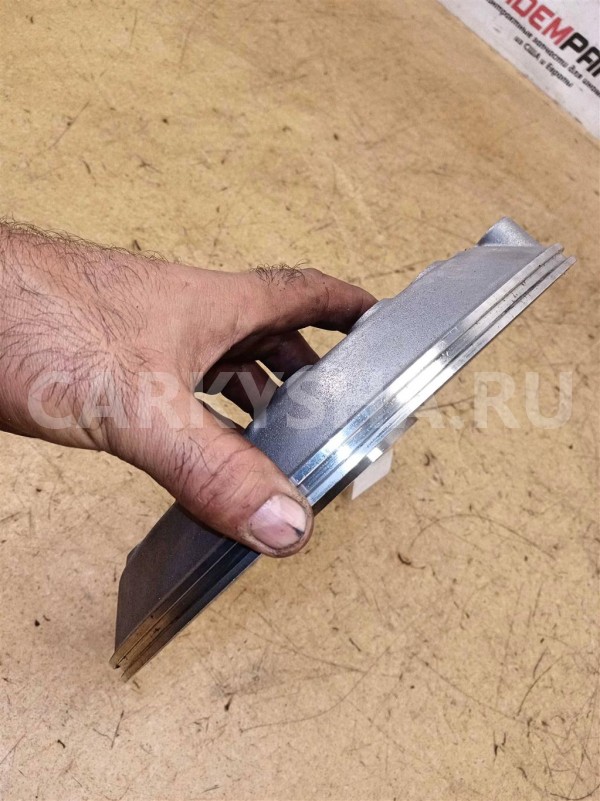 Название детали Плита АКПП Модель BMW X5 F15 2013> BMW X5 оригинальный номер 1090410017