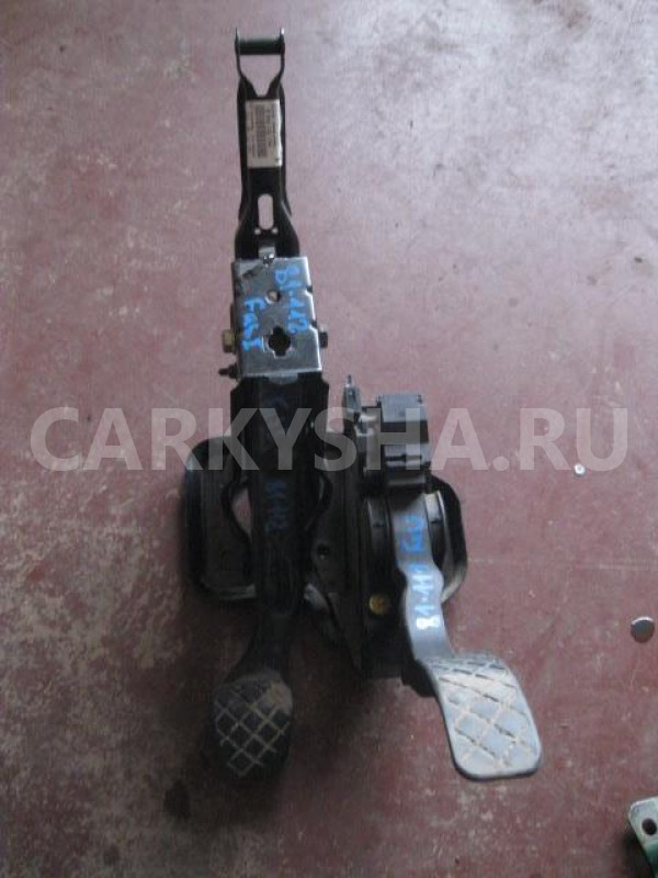 Педаль тормоза Skoda Fabia 1999-2006 Skoda Fabia оригинальный номер 6Q1721142B